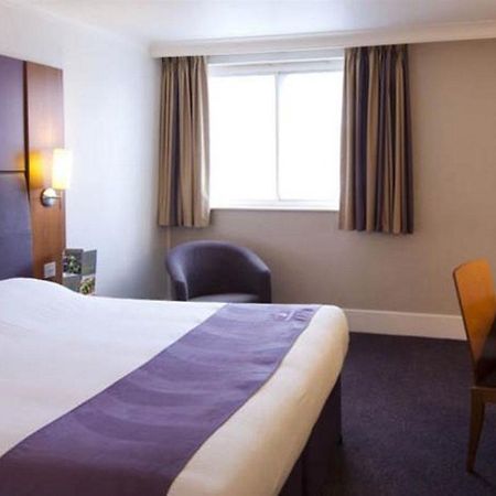 Premier Inn Leeds City Centre Екстериор снимка