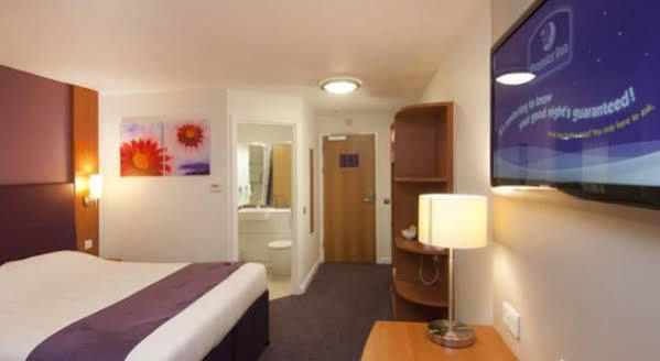 Premier Inn Leeds City Centre Екстериор снимка